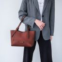 Libra Borsa al Hombro en Piel Rojo TL142562