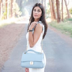 Elettra Sac Bandoulière en Cuir Souple Bleu céleste TL142353