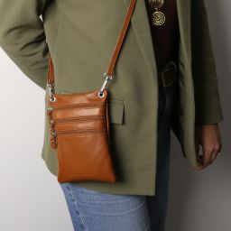 TL Bag Mini Schultertasche aus Weichem Leder Schwarz TL142432