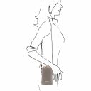 TL Bag Mini Schultertasche aus Weichem Leder im Steppdesign Hell Grau TL142169